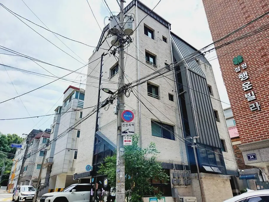 Just Hue Guesthouse Seoul